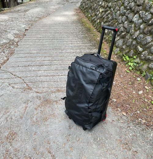 THE NORTH FACE ローリングサンダーで坂道を移動