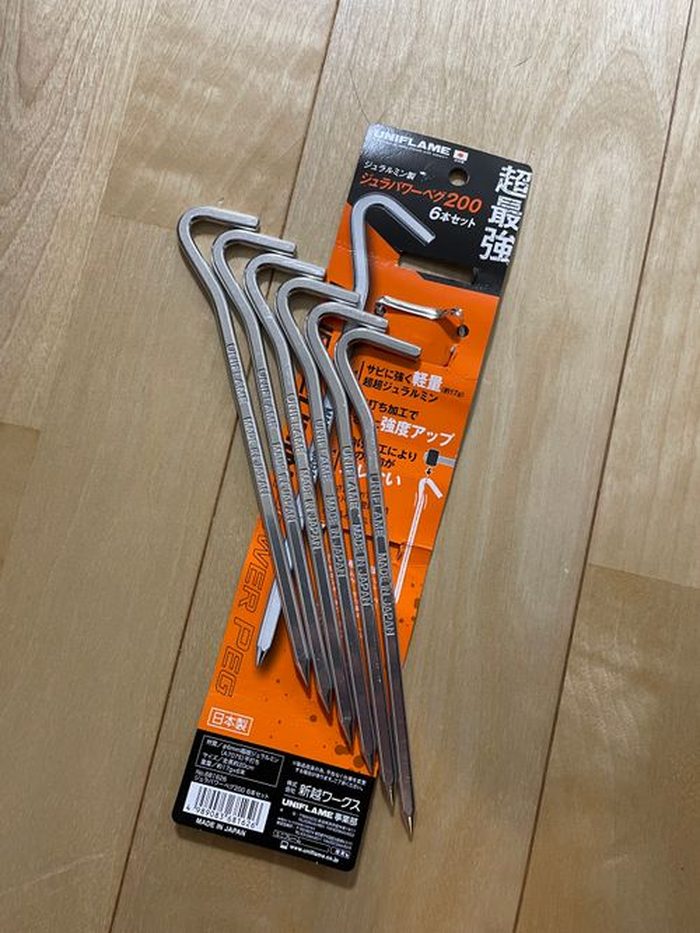 6本セットのUNIFLAMEジュラパワーペグ200。オレンジのパッケージ